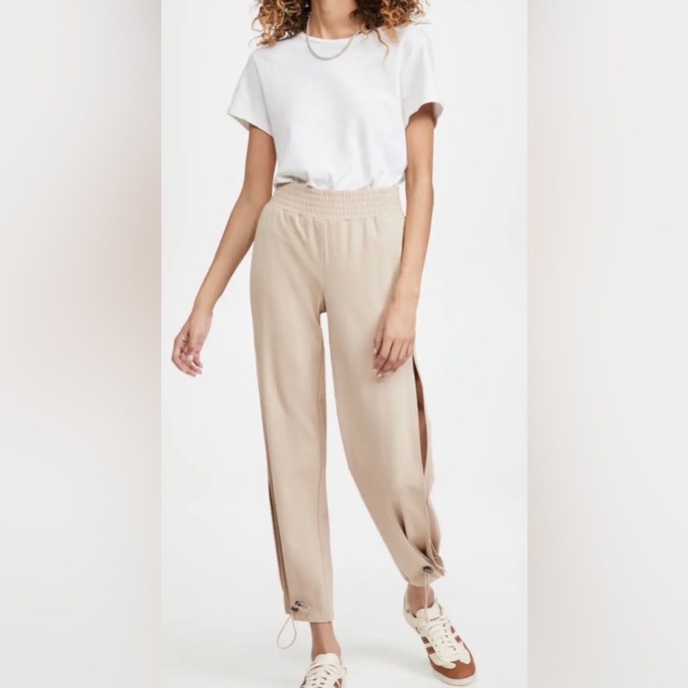 Alice & Olivia Miami Side Slit Joggers size M. Never worn.